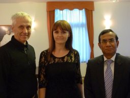 j.e._velvyslanec_krishan_kumar_a_manzele_knaislovi